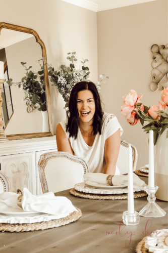 REAL-looking FAUX flower arrangements around Marly's home - they're so pretty! #fauxflowerarrangements
