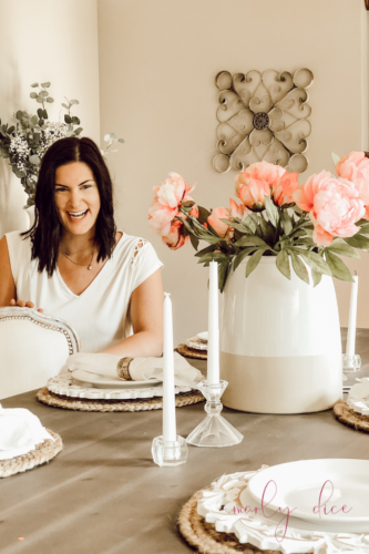 REAL-looking FAUX flower arrangements around Marly's home - they're so pretty! #fauxflowerarrangements