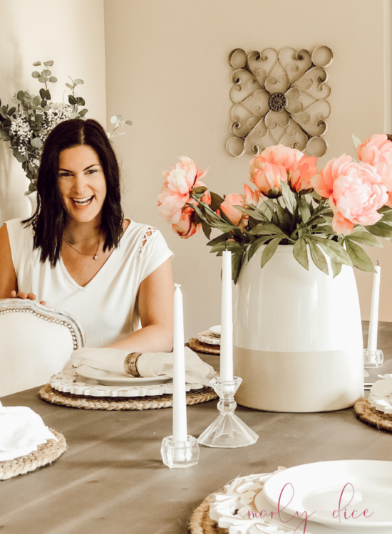 REAL-looking FAUX flower arrangements around Marly's home - they're so pretty! #fauxflowerarrangements