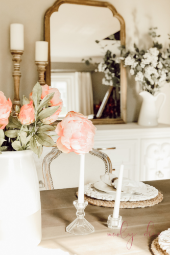 REAL-looking FAUX flower arrangements around Marly's home - they're so pretty! #fauxflowerarrangements