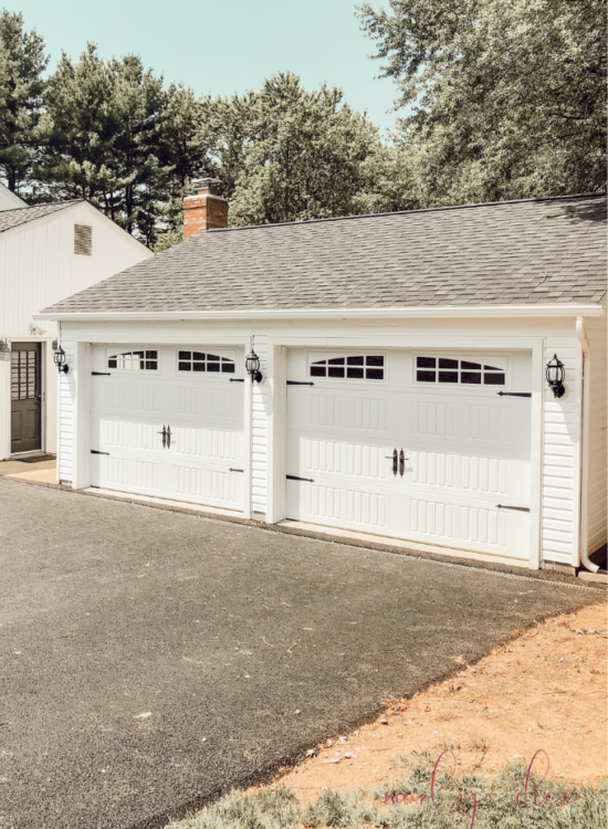 OBSESSED with this detached garage build with carriage garage doors! #detachedgarage #carriagegaragedoors