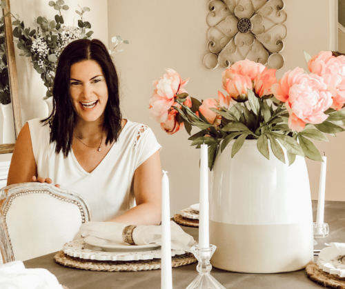 REAL-looking FAUX flower arrangements around Marly's home - they're so pretty! #fauxflowerarrangements