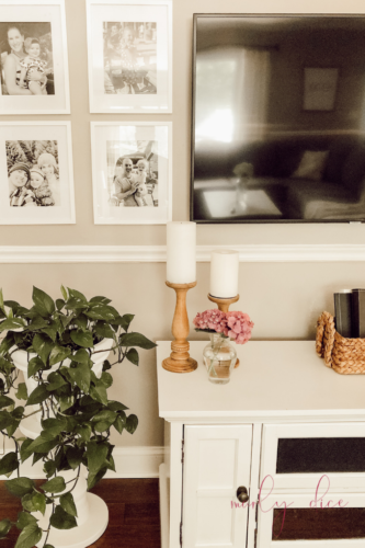 HOW TO decorate around a TV using a fun gallery wall design! #decoratearoundatv #gallerywall