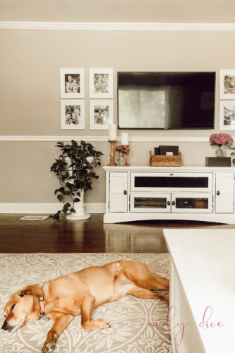 HOW TO decorate around a TV using a fun gallery wall design! #decoratearoundatv #gallerywall