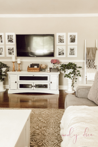 HOW TO decorate around a TV using a fun gallery wall design! #decoratearoundatv #gallerywall