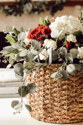Learn how to make a fall flower arrangement in a basket using hydrangeas and eucalyptus! #fallflowerarrangment #basketofflowers #fallflowers
