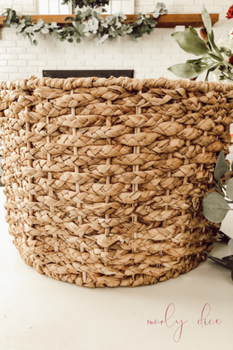 Learn how to make a fall flower arrangement in a basket using hydrangeas and eucalyptus! #fallflowerarrangment #basketofflowers #fallflowers