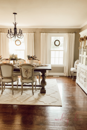 Try this fall table decor on a budget!! #falltabledecor #falltablescape