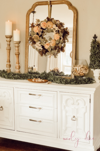 Copy this French farmhouse fall decor on her Buffet! #farmhousefalldecor #frenchfarmhouse