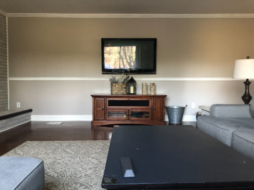 HOW TO decorate around a TV using a fun gallery wall design! #decoratearoundatv #gallerywall