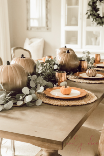 Recreate this rustic fall centerpiece with pumpkins in 5 easy steps! #abrickhome #rustifalldecor