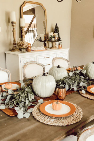 how to make a rustic fall centerpiece with pumpkins - Marly Dice