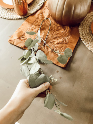 Recreate this rustic fall centerpiece with pumpkins in 5 easy steps! #abrickhome #rustifalldecor