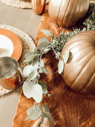 Recreate this rustic fall centerpiece with pumpkins in 5 easy steps! #abrickhome #rustifalldecor