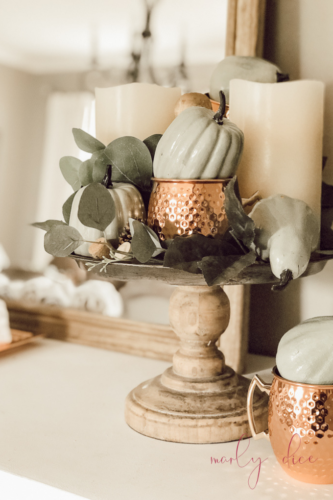 Recreate this rustic fall centerpiece with pumpkins in 5 easy steps! #abrickhome #rustifalldecor