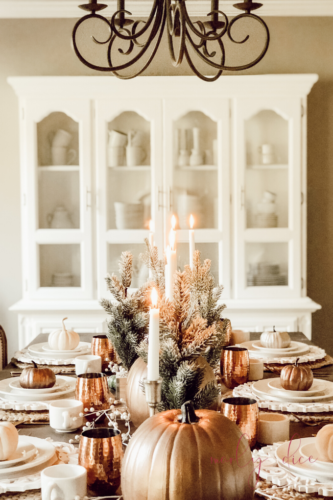 Recreate this magical and rustic Thanksgiving tablescape! #thanksgivingtablecsape #rustictablescape