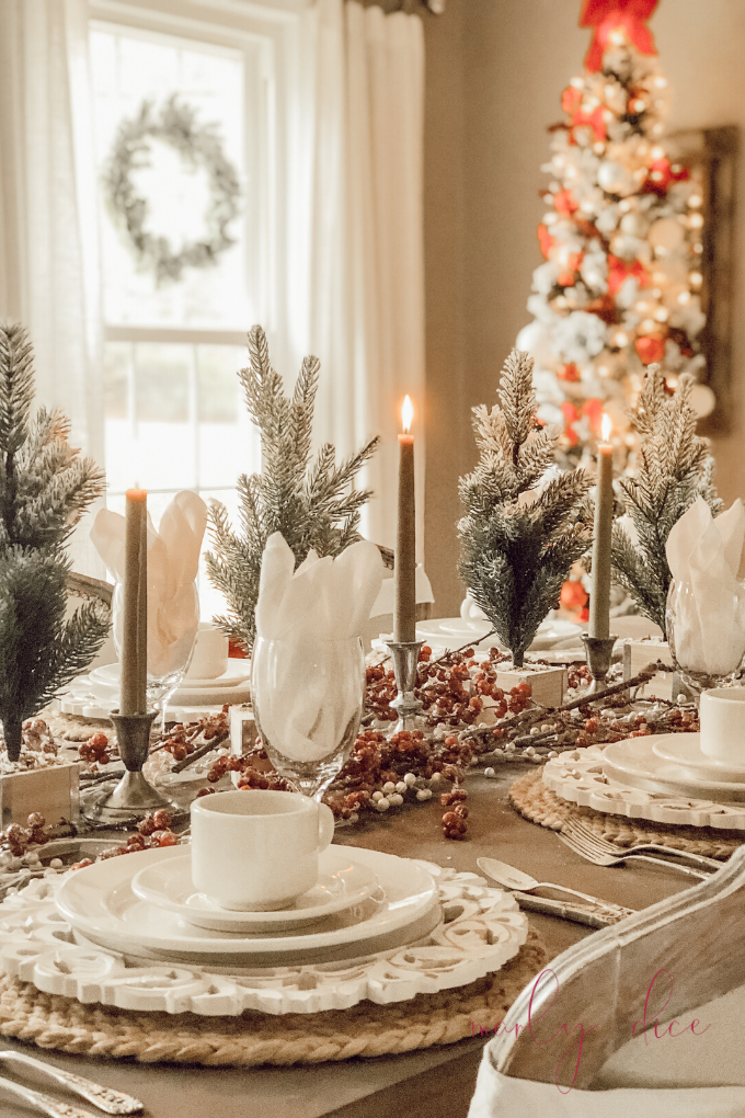 French Farmhouse Christmas Table Decorations - Marly Dice