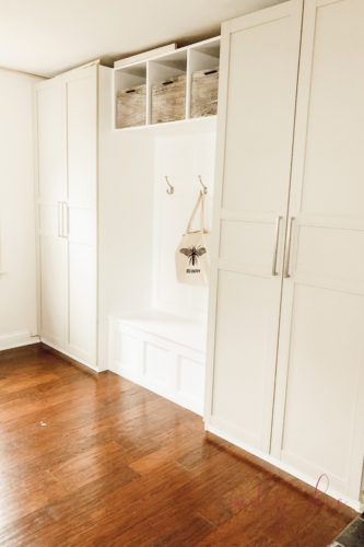 Use this awesome IKEA hack to make this budget-friendly DIY mudroom built in #ikeahack #ikeapax #diymudroom #mudroombuiltin