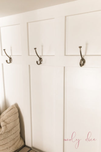 Use this awesome IKEA hack to make this budget-friendly DIY mudroom built in #ikeahack #ikeapax #diymudroom #mudroombuiltin