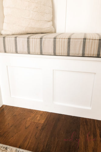 Use this awesome IKEA hack to make this budget-friendly DIY mudroom built in #ikeahack #ikeapax #diymudroom #mudroombuiltin