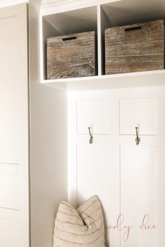 Use this awesome IKEA hack to make this budget-friendly DIY mudroom built in #ikeahack #ikeapax #diymudroom #mudroombuiltin