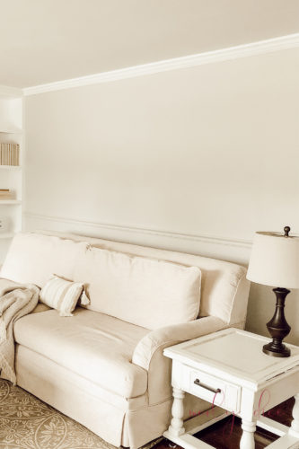 This French Country decorating guide helps with color pallet, furniture choices, and decorative pieces. #frenchcountry #frenchfarmhouse