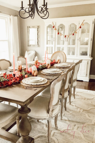 This French Country decorating guide helps with color pallet, furniture choices, and decorative pieces. #frenchcountry #frenchfarmhouse