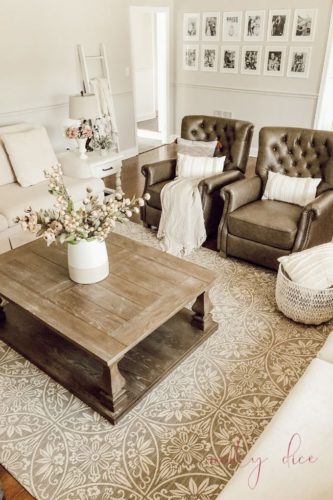 French country living room perfectly styled! #frenchcountry