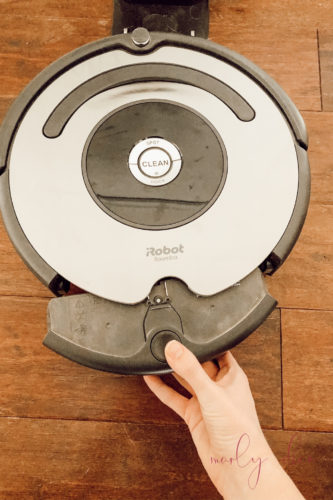 Pros and Cons of Roomba Vacuums...everything you need to know to make a decision to buy one! #roombavacuum