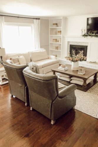 French country living room perfectly styled! #frenchcountry