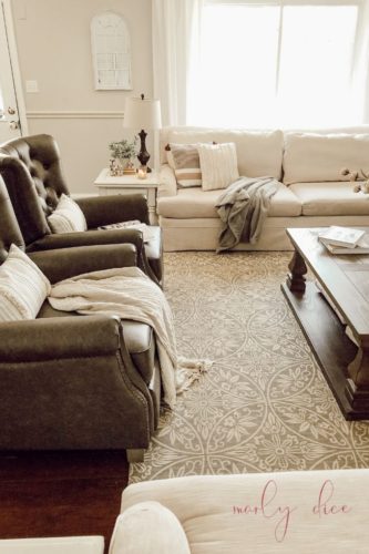 French country living room perfectly styled! #frenchcountry