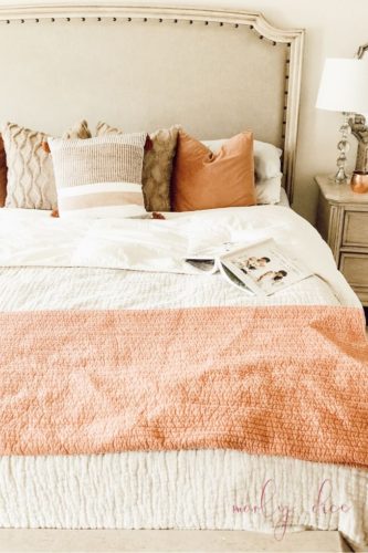French country spring bedroom using mauve & pink #springbedroom