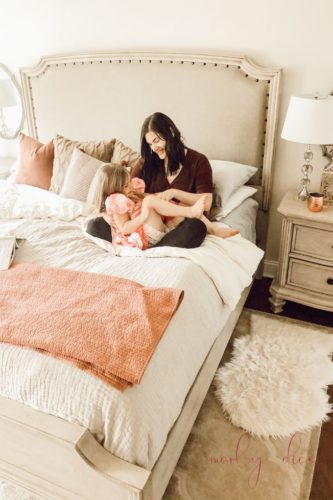 French country spring bedroom using mauve & pink #springbedroom