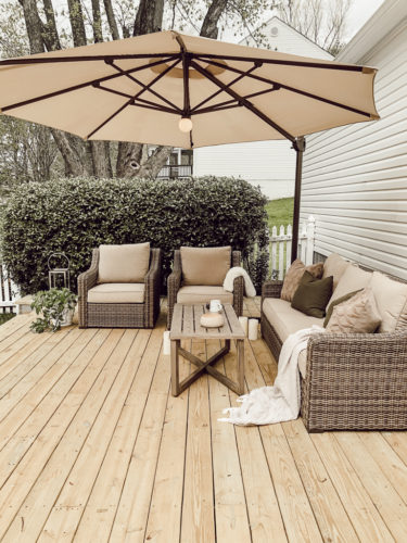 Patio furniture and outdoor summer decor - A Brick Home