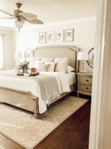 Learn how to style a bed beautifully, just like the professionals do! This guide will walk you through exactly what you need and how to do it! #styleabed #bedroomdecor