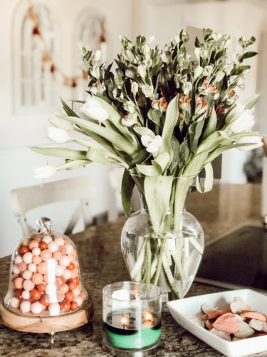 Get tons of ideas for how to style your kitchen countertops! #kitchencountertops #kitchenideas