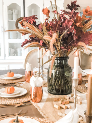 Obsessing over these gorgeous fall stems and moody fall decor on this tables cape! #falldecor #moodyfalldecor #falltablescape