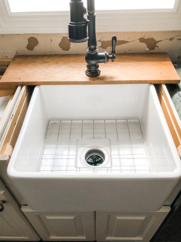 How we installed our farmhouse sink and what we learned along the way #farmhouse sink