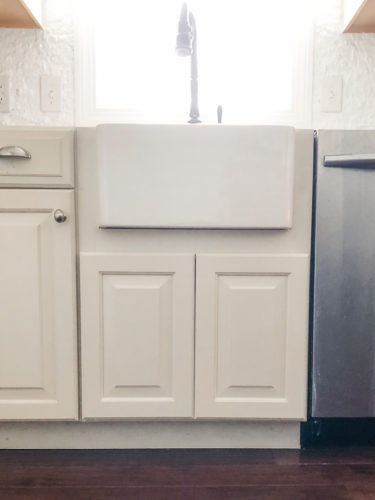 How we installed our farmhouse sink and what we learned along the way #farmhouse sink