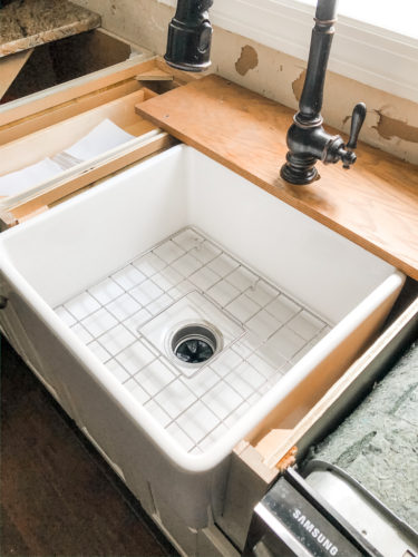 How we installed our farmhouse sink and what we learned along the way #farmhouse sink