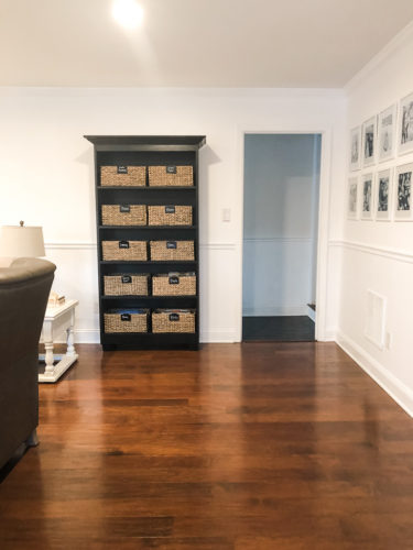 Organize your kids' toys in your living room without sacrificing the esthetic of the room! #organizekidstoys