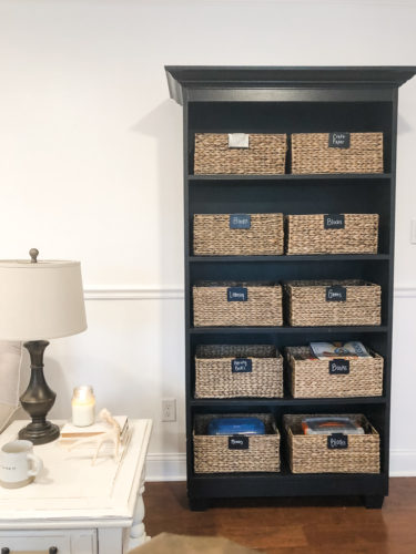 Organize your kids' toys in your living room without sacrificing the esthetic of the room! #organizekidstoys
