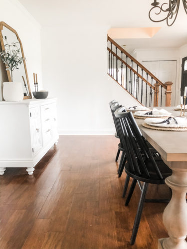 Love these neutral dining room ideas! Such a fresh and bright space. #neutraldiningroom #diningroomideas