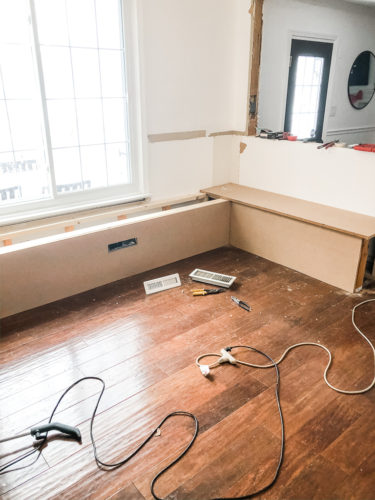 In this tutorial, you'll learn how to build a kitchen nook bench and make a beautiful space! #kitchennookbench