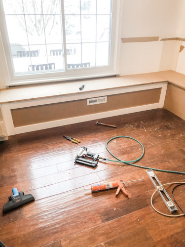In this tutorial, you'll learn how to build a kitchen nook bench and make a beautiful space! #kitchennookbench