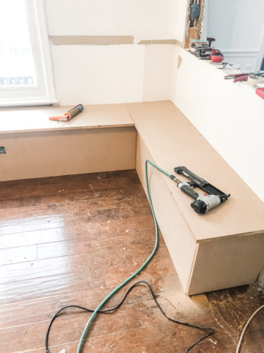 In this tutorial, you'll learn how to build a kitchen nook bench and make a beautiful space! #kitchennookbench