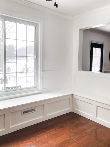 In this tutorial, you'll learn how to build a kitchen nook bench and make a beautiful space! #kitchennookbench