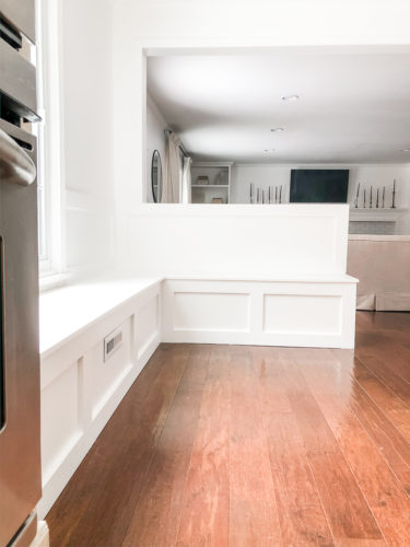 In this tutorial, you'll learn how to build a kitchen nook bench and make a beautiful space! #kitchennookbench