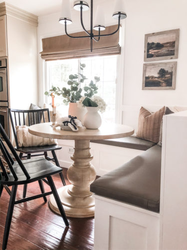 Breakfast nook ideas and inspiration that are both practical and beautiful. Take your dining nook area to the next level. #breakfastnookideas