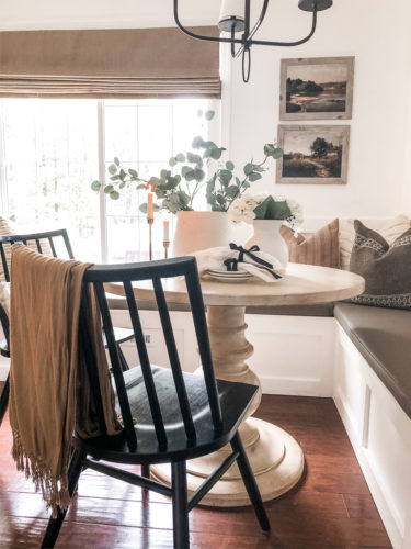 Breakfast nook ideas and inspiration that are both practical and beautiful. Take your dining nook area to the next level. #breakfastnookideas